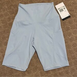 NWT Nike One High-Waisted Biker Shorts with Pockets